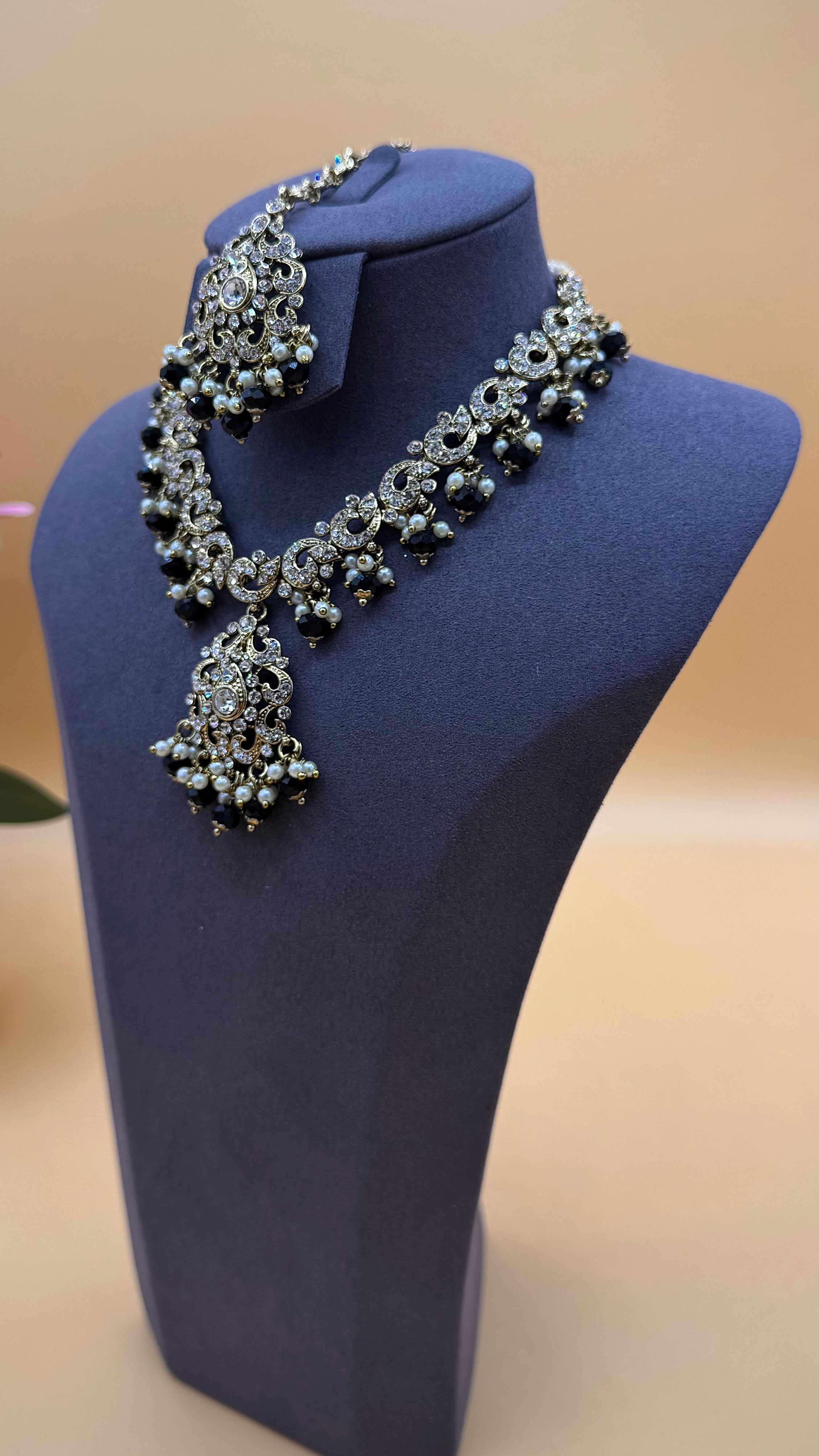 Midnight Pearl Royale Necklace Set