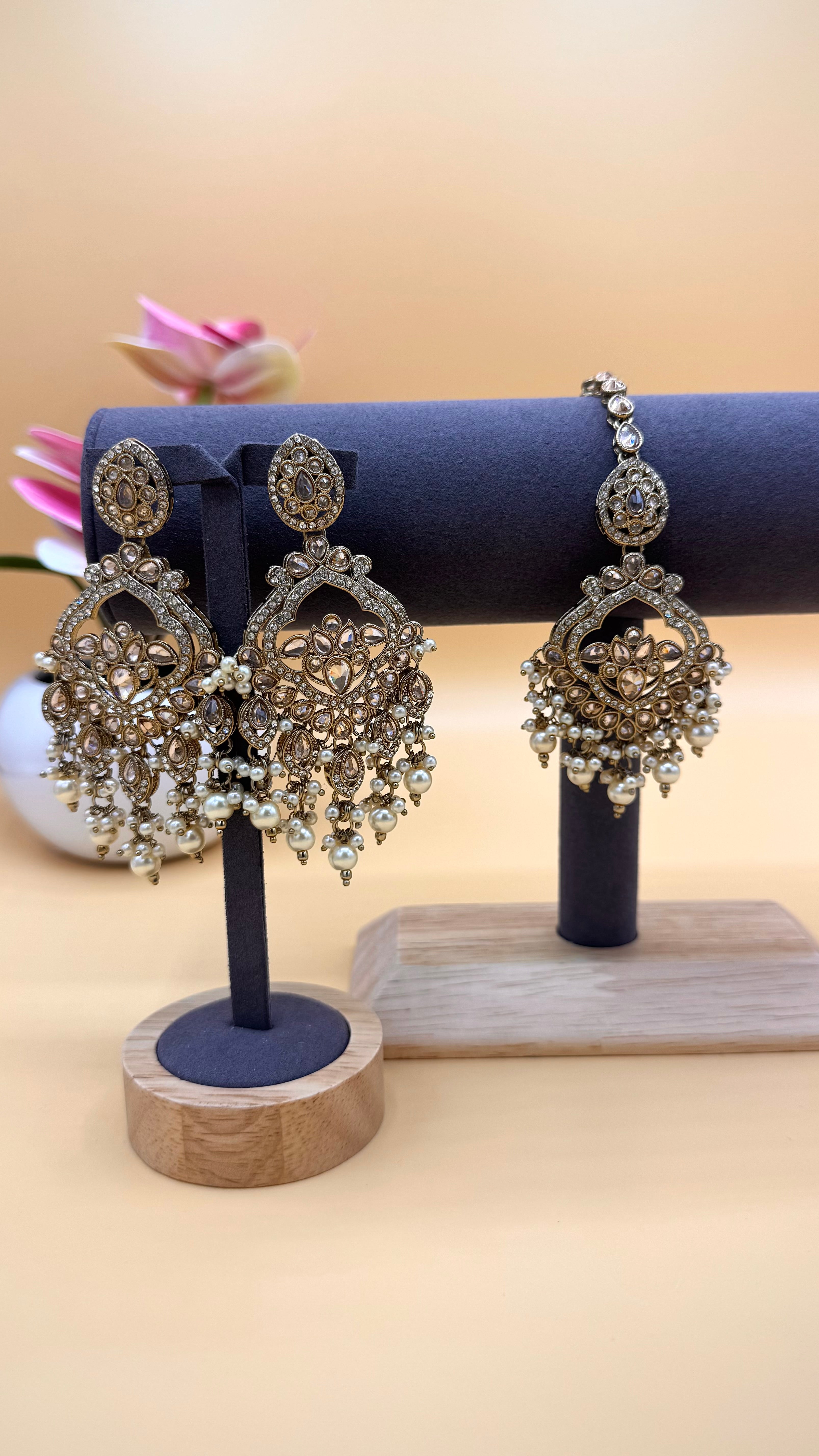 Ivory Pearl Drop Earrings & Bindi Set