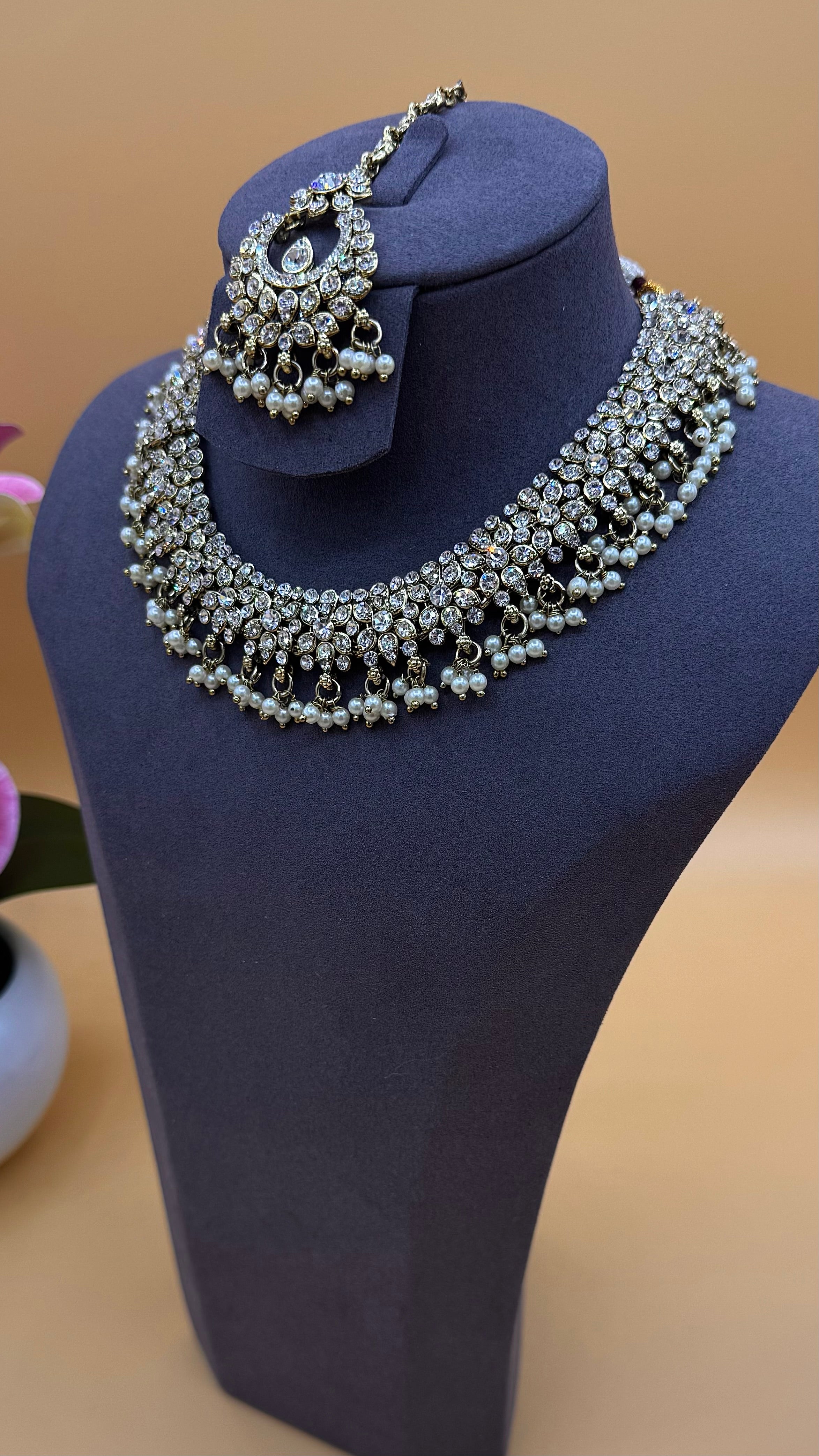 Crystaluxe Necklace Set – Ivory