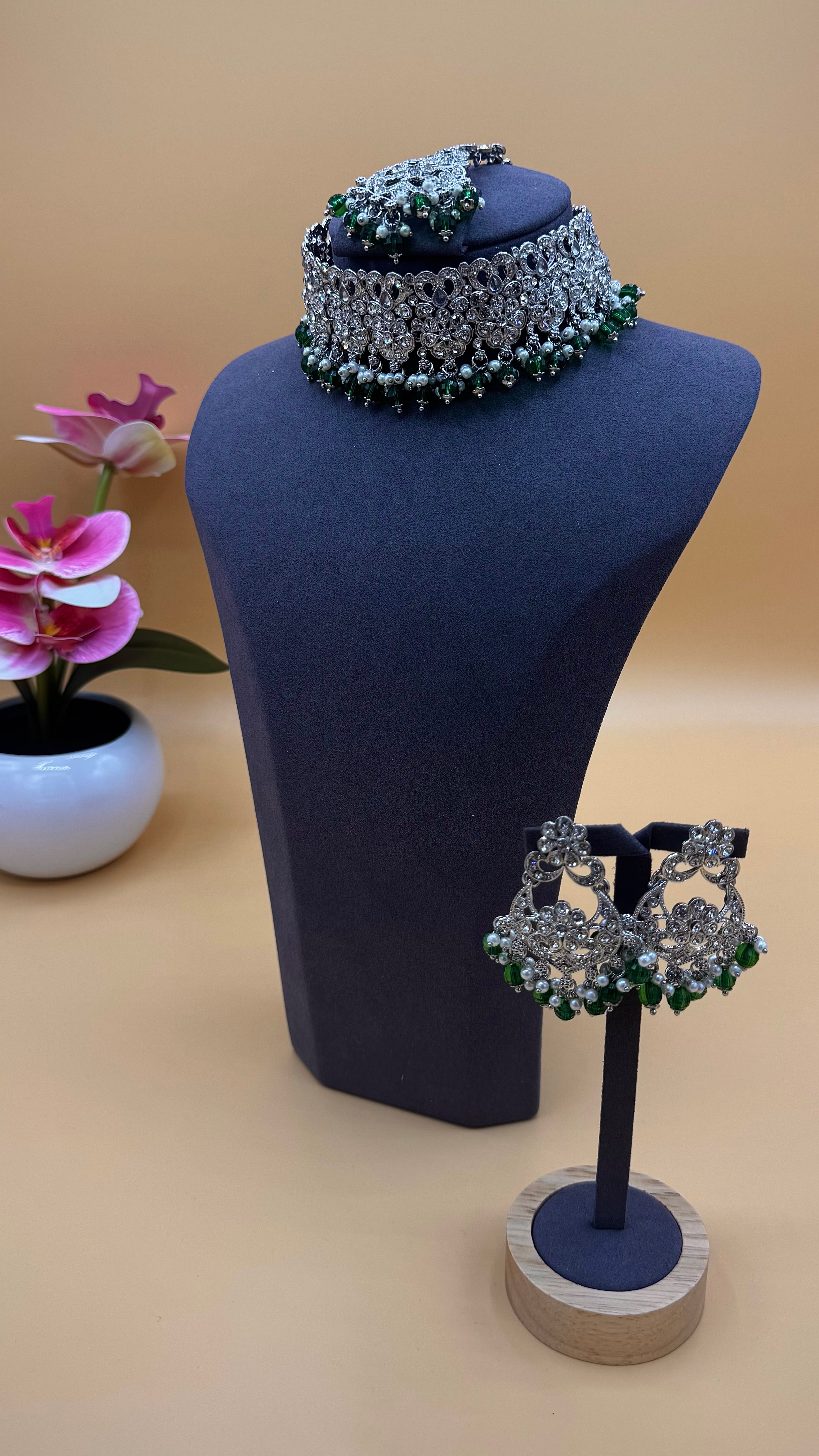 Emerald Majesty Choker Set – Green