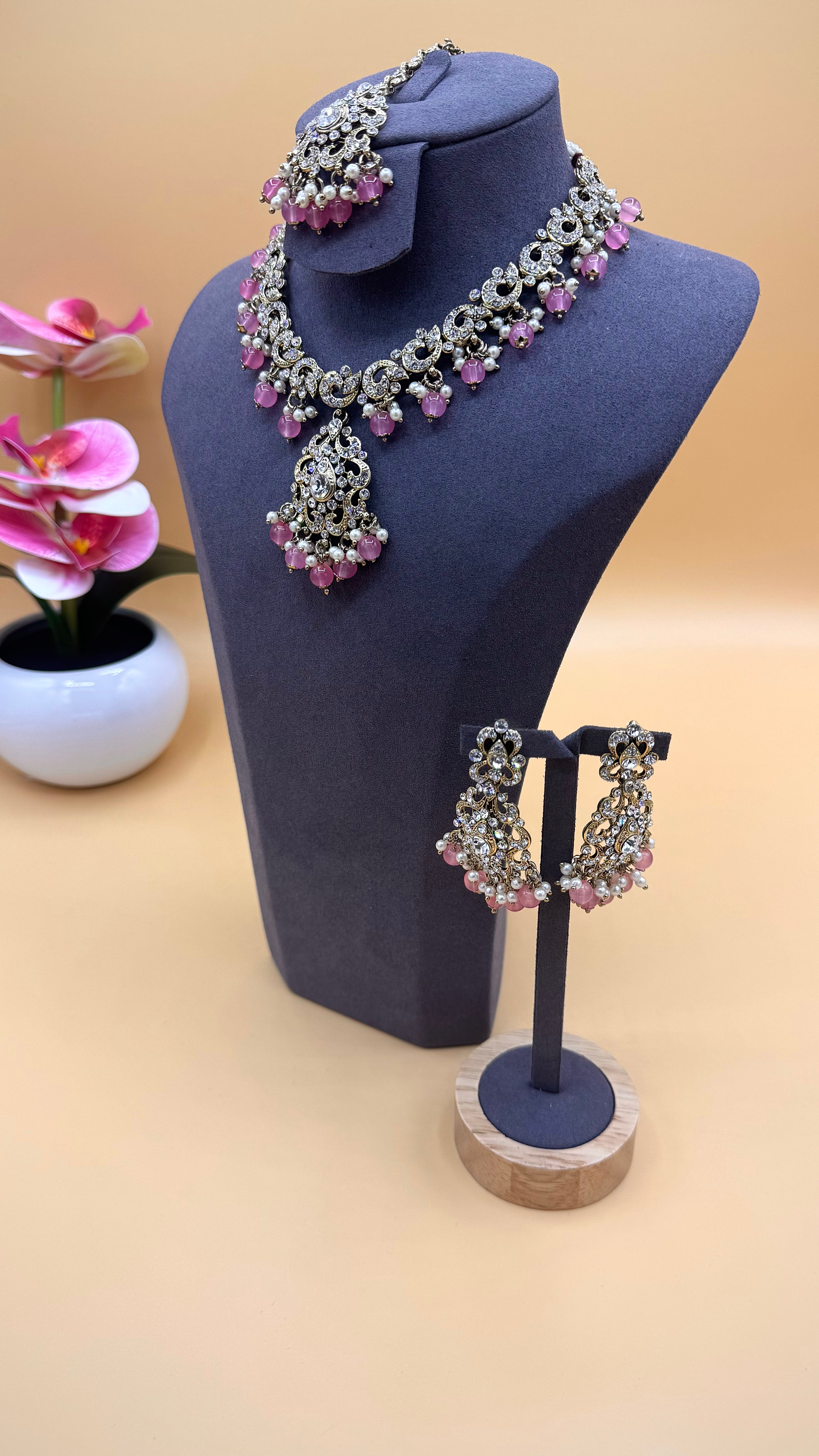 Soft Rose Aaliya Necklace Set