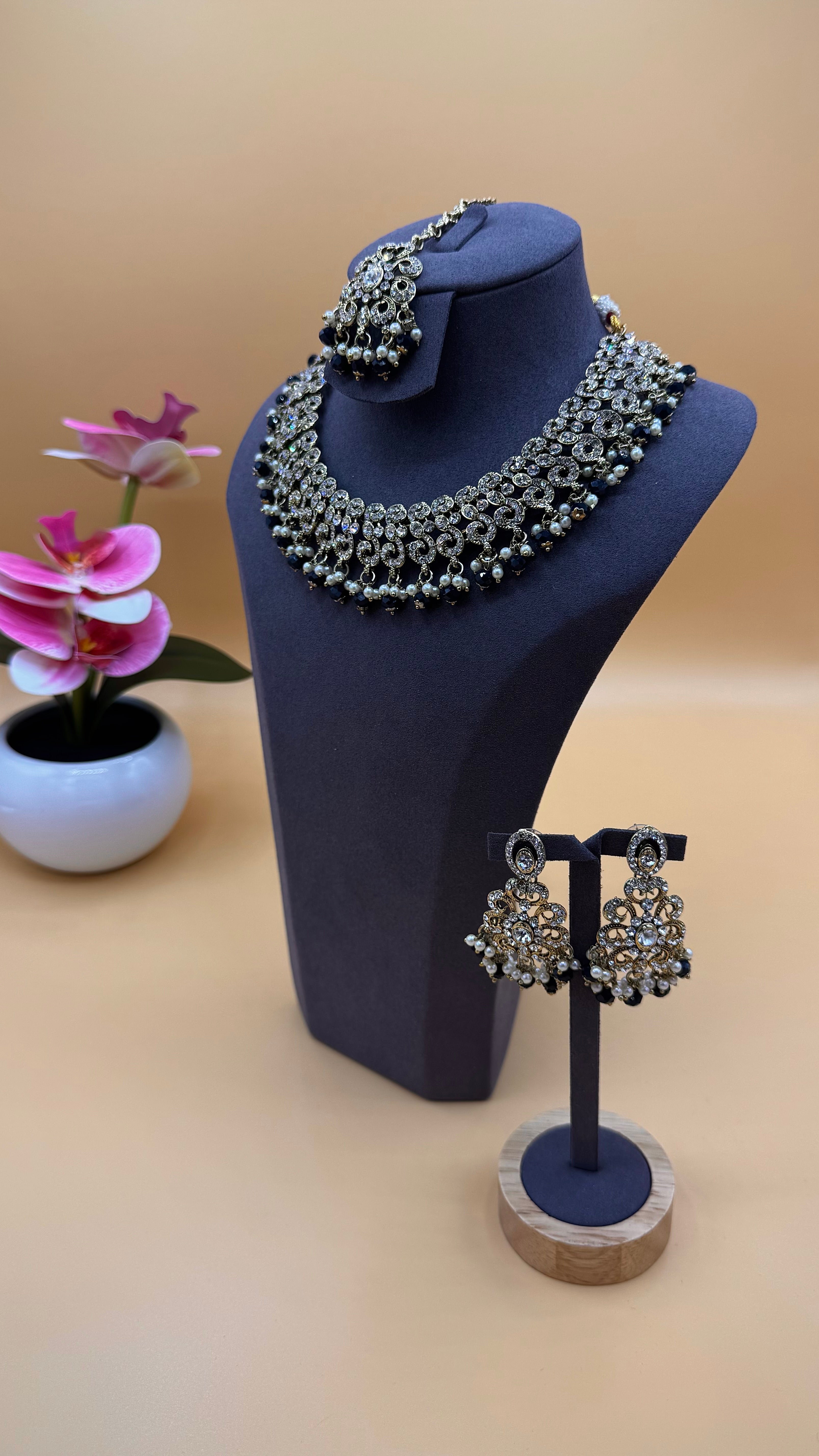 Midnight Majesty Necklace Set