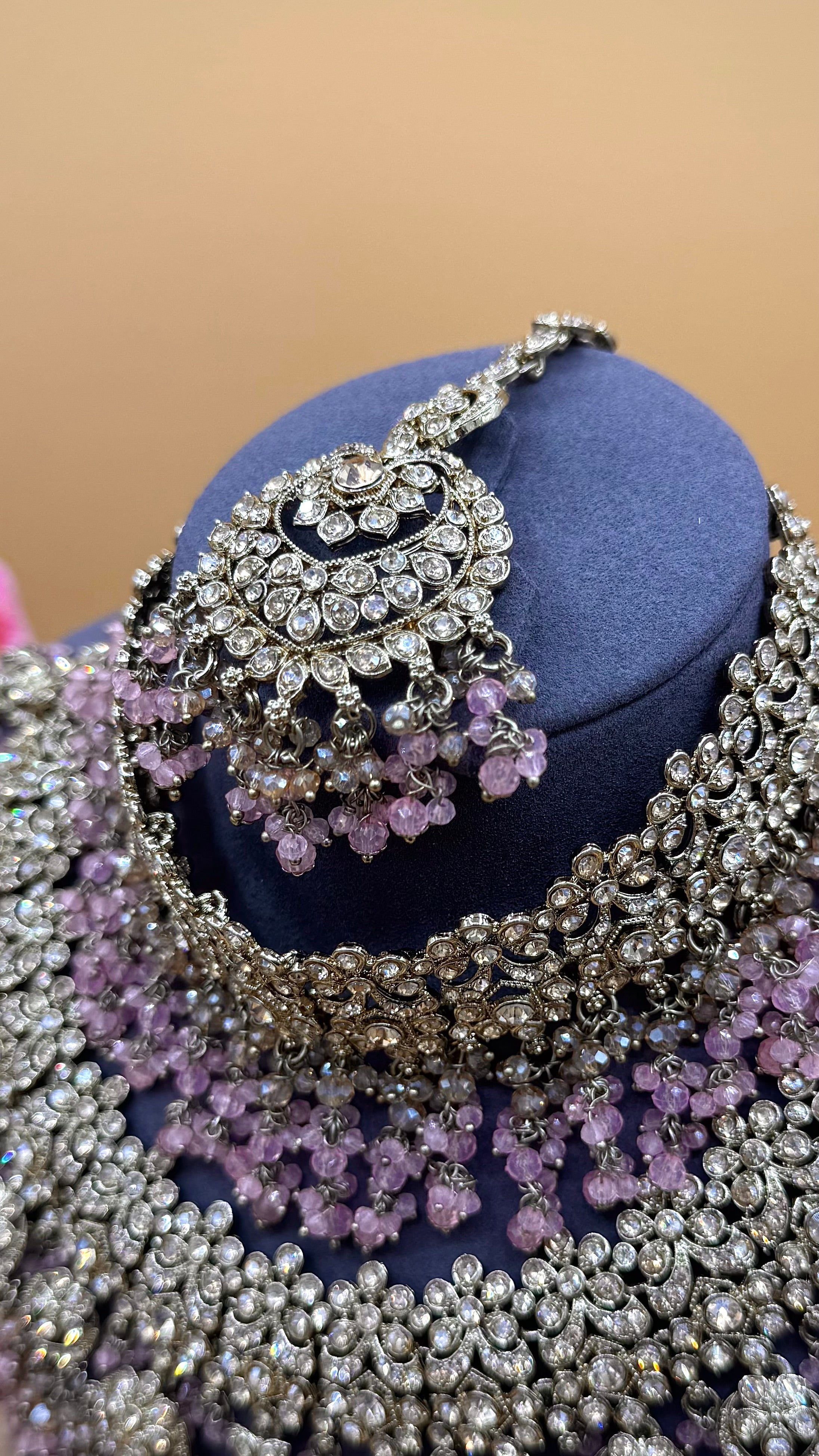 Bruidschokerset in de kleur Lavender Majesty