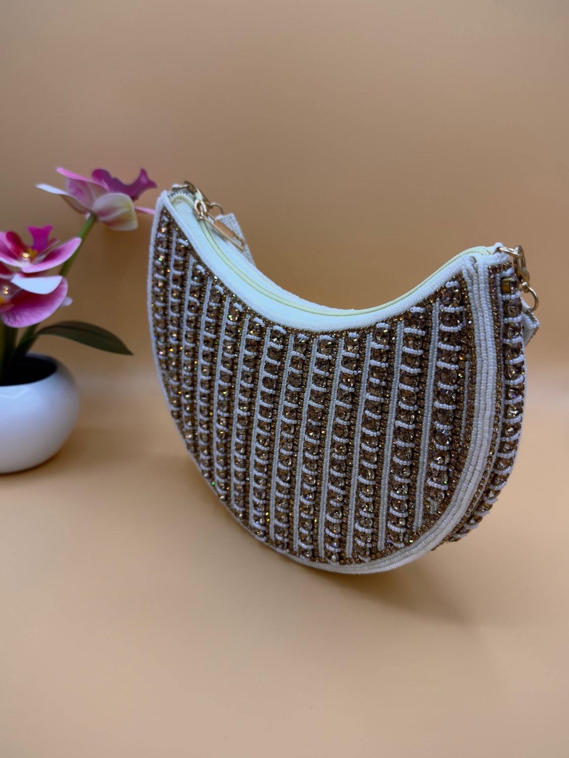 Tas met kraaldetail en kraaltjes