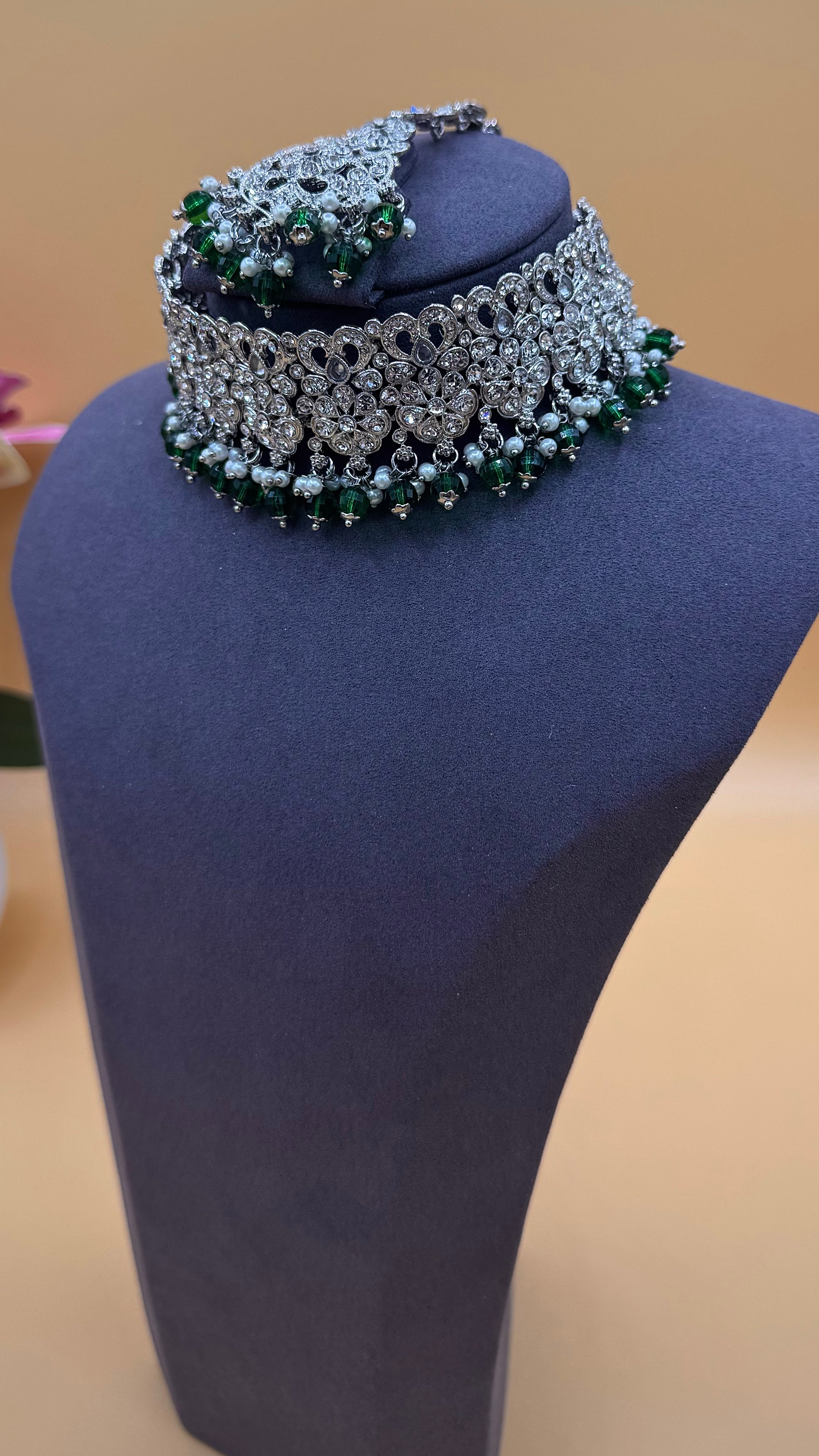 Emerald Majesty Choker Set – Green