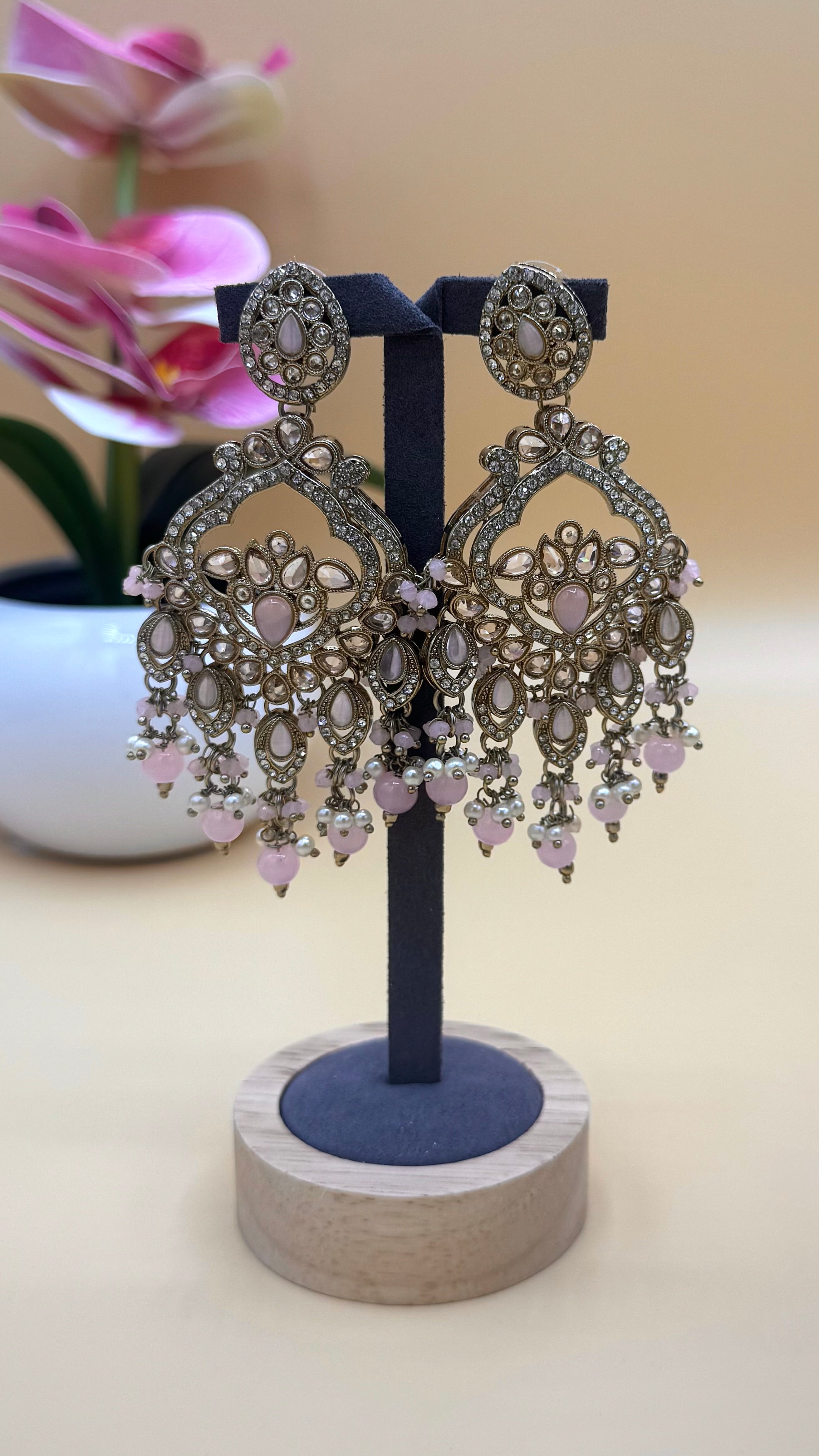 Blush Pearl Drop Earrings & Bindi Set