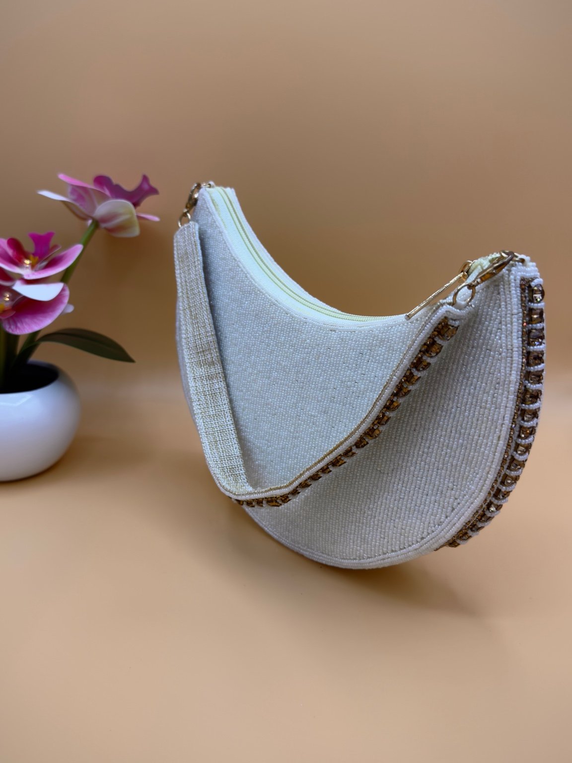 Tas met kraaldetail en kraaltjes