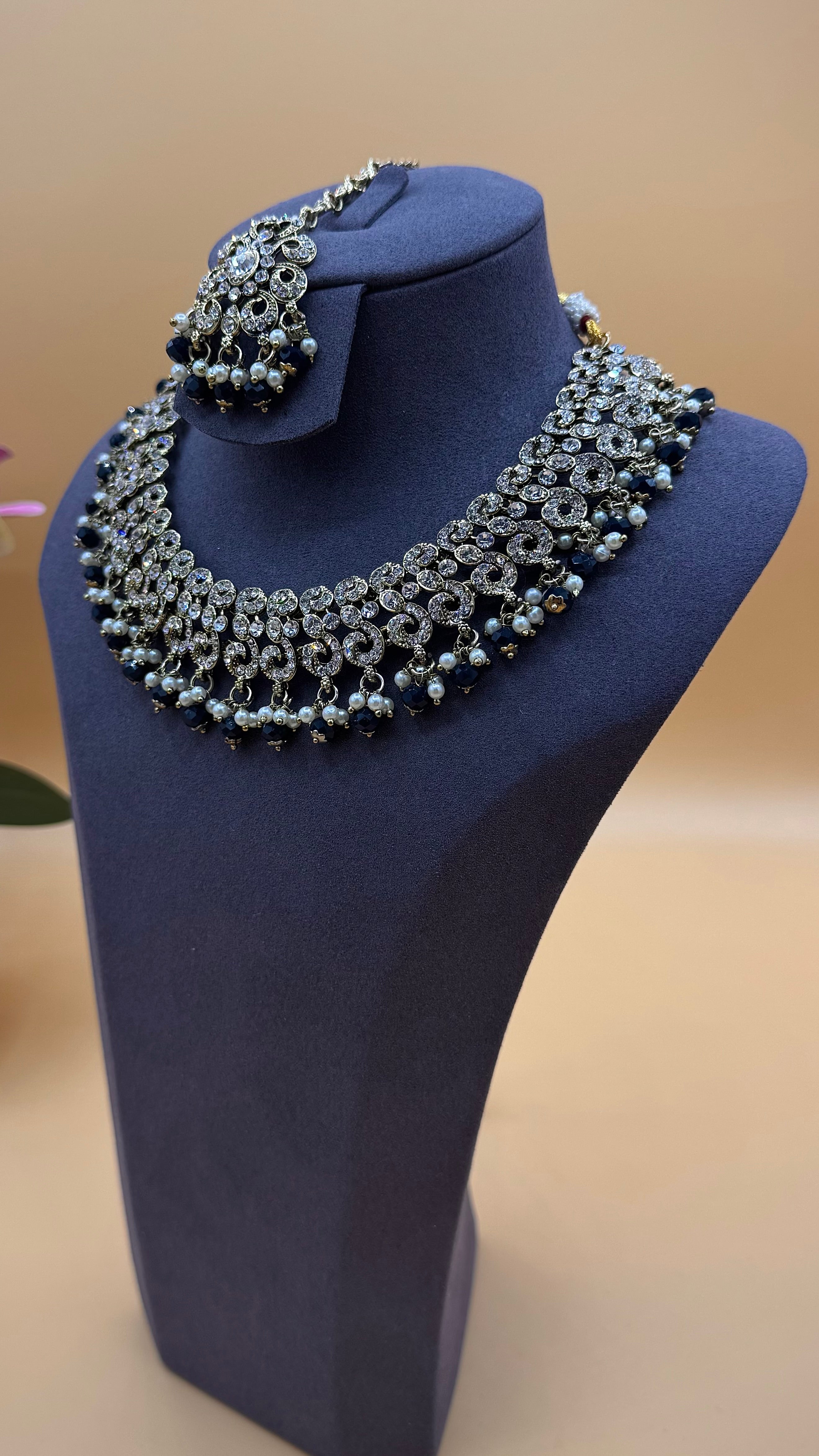 Midnight Majesty Necklace Set