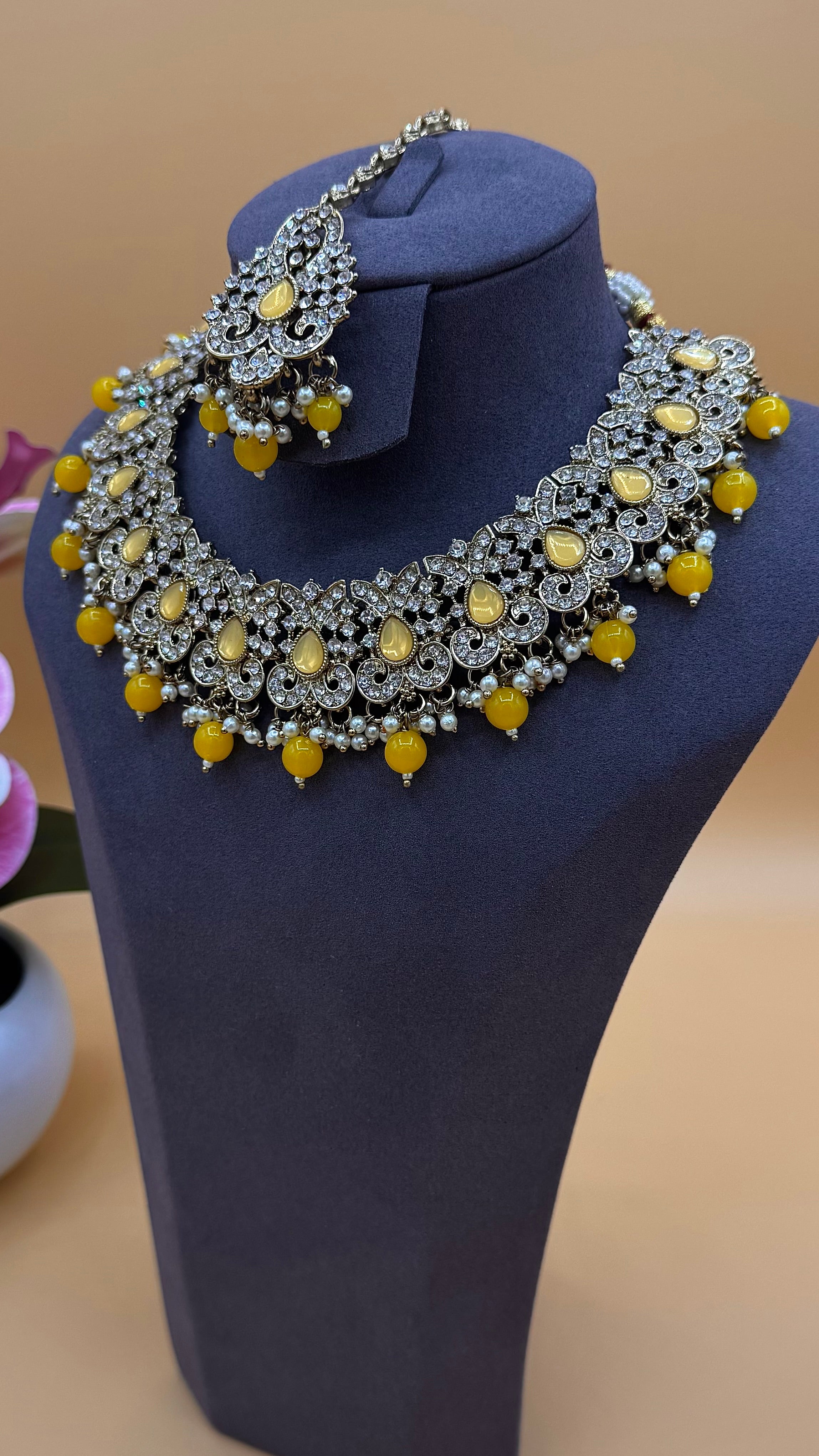 Golden Necklace Set – Mustard Yellow