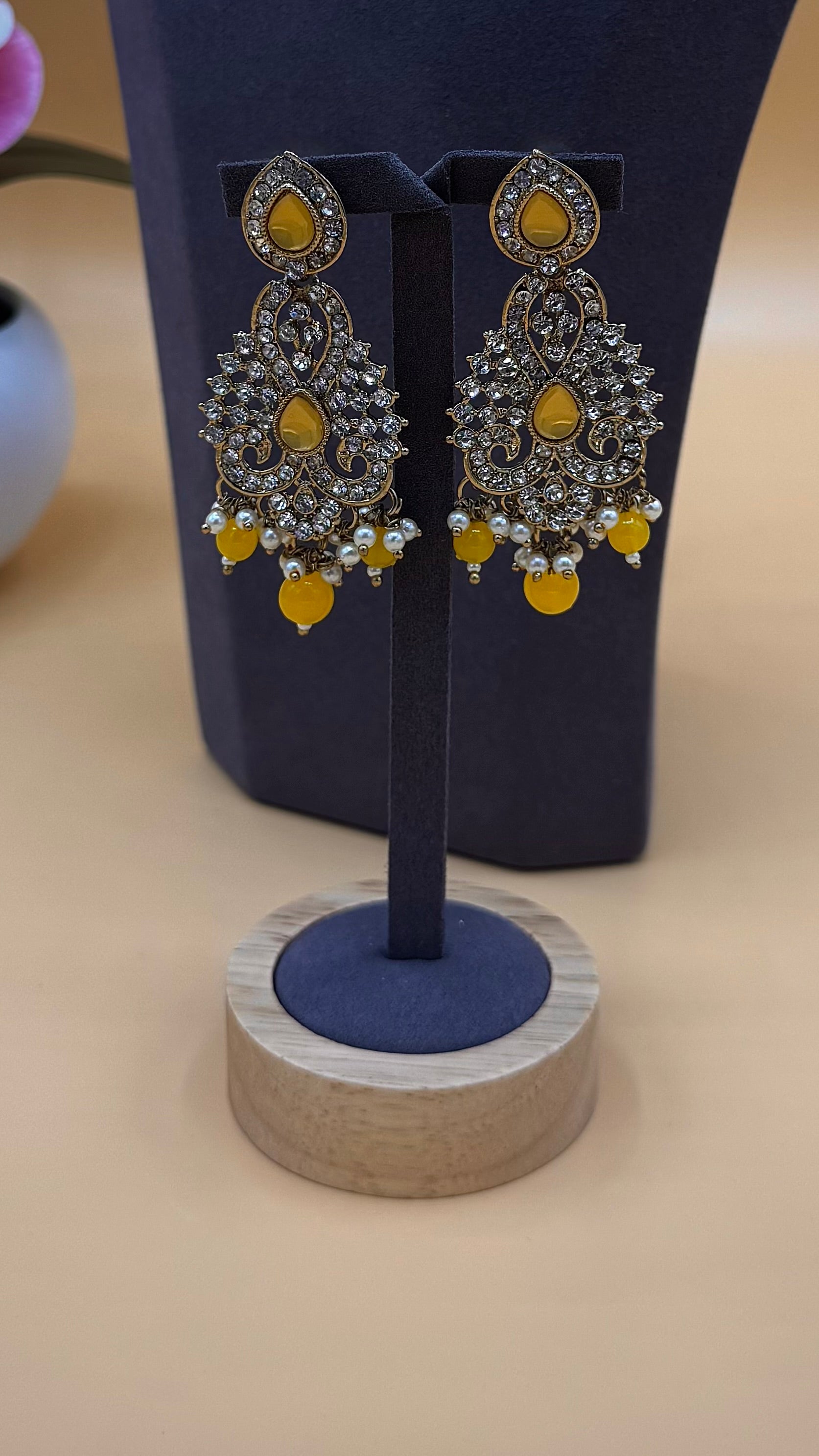 Golden Necklace Set – Mustard Yellow