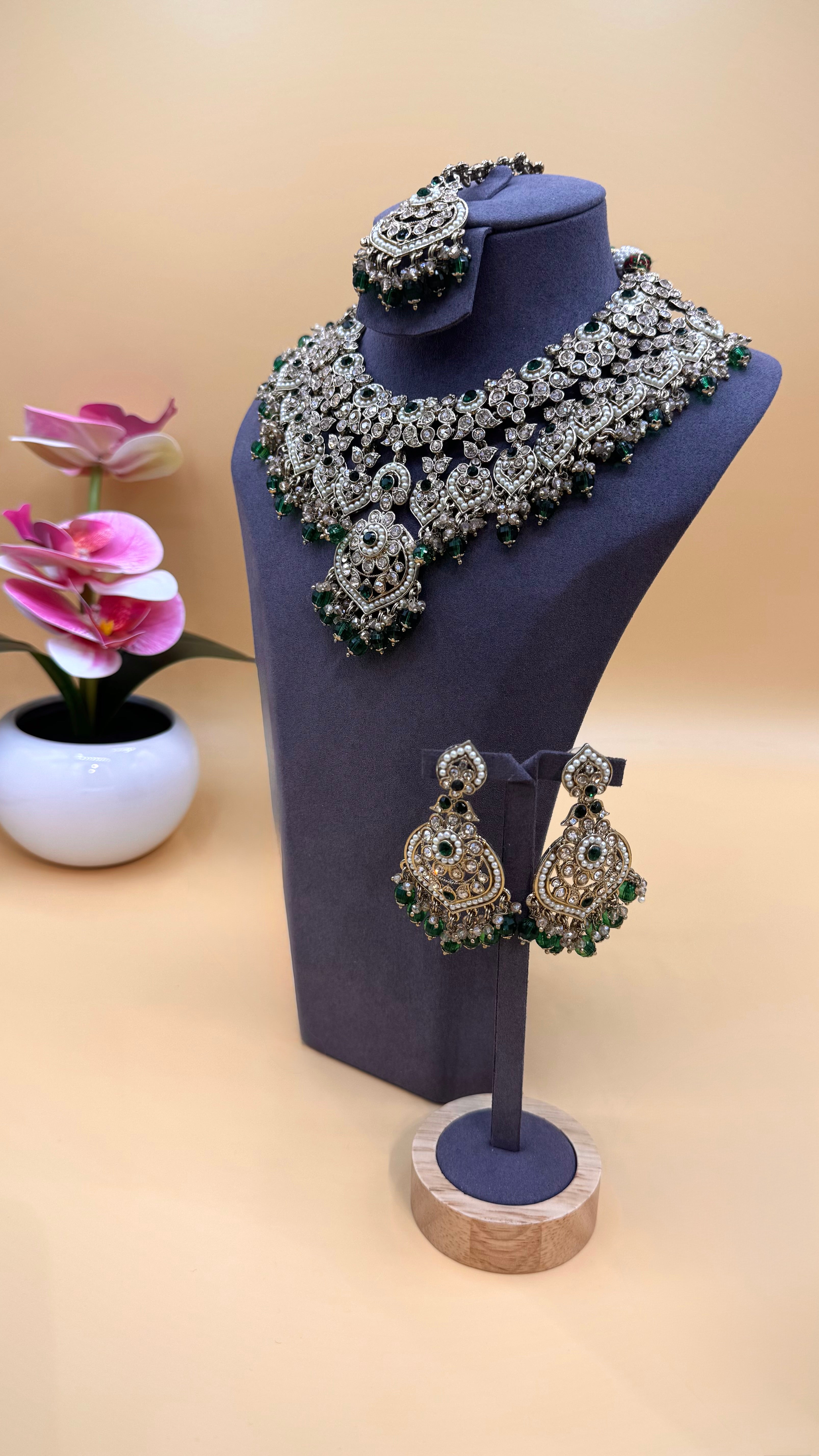 Emerald Green Royal Necklace Set