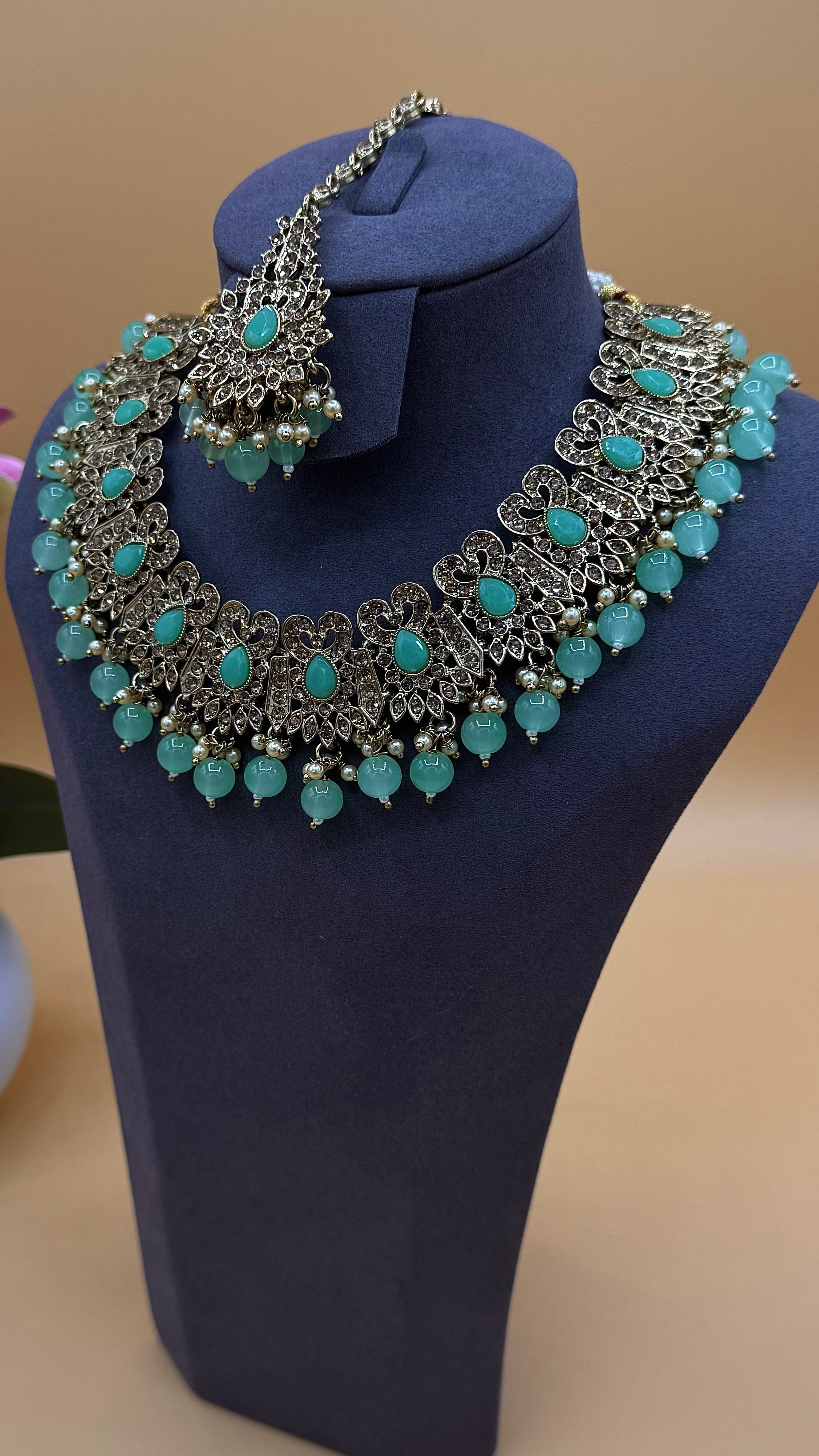 Emerald Mist Necklace Set – Mint Green