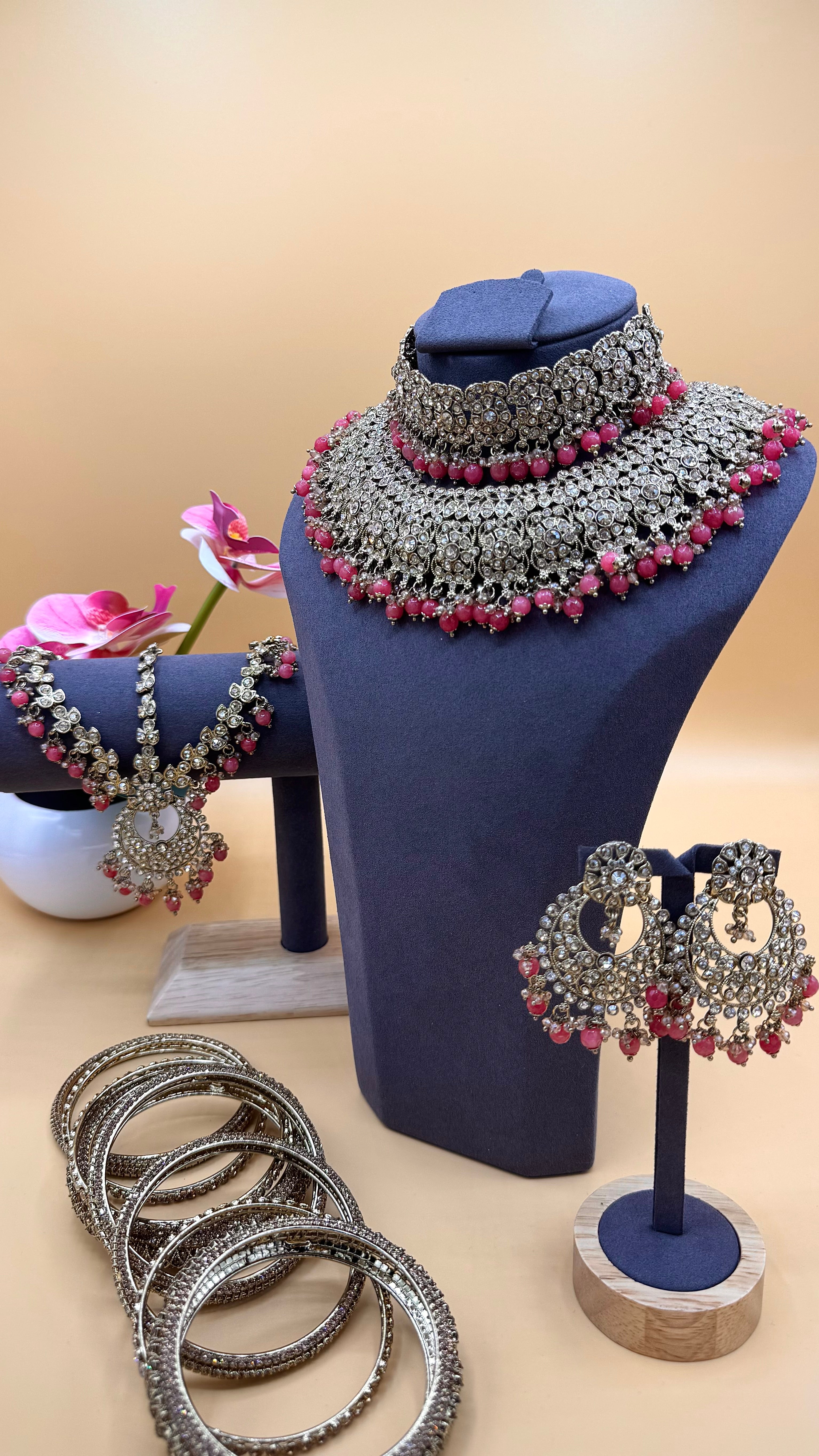 Rose Majesty Bridal Choker Set