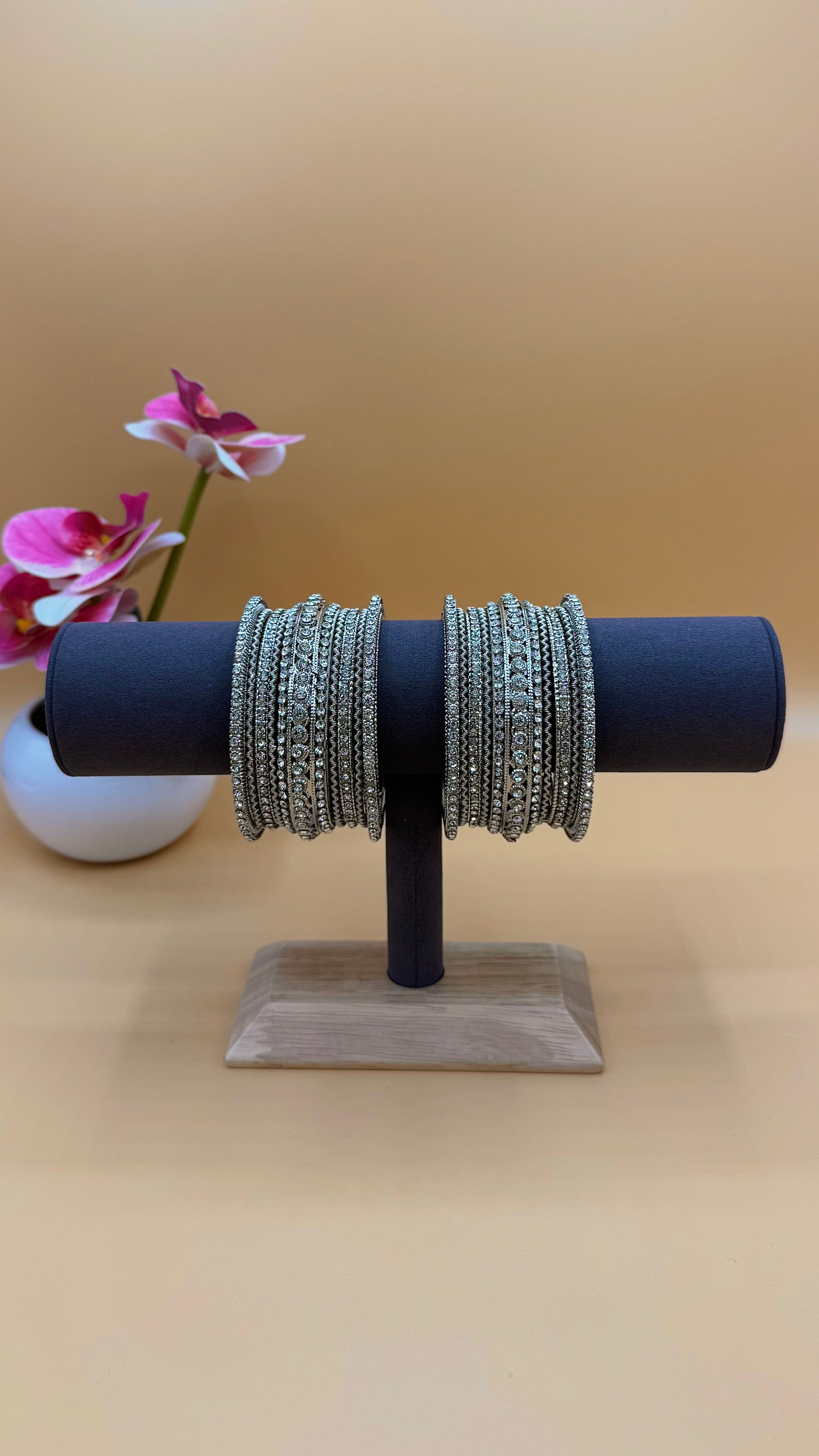 Eterna Bangles – Silver