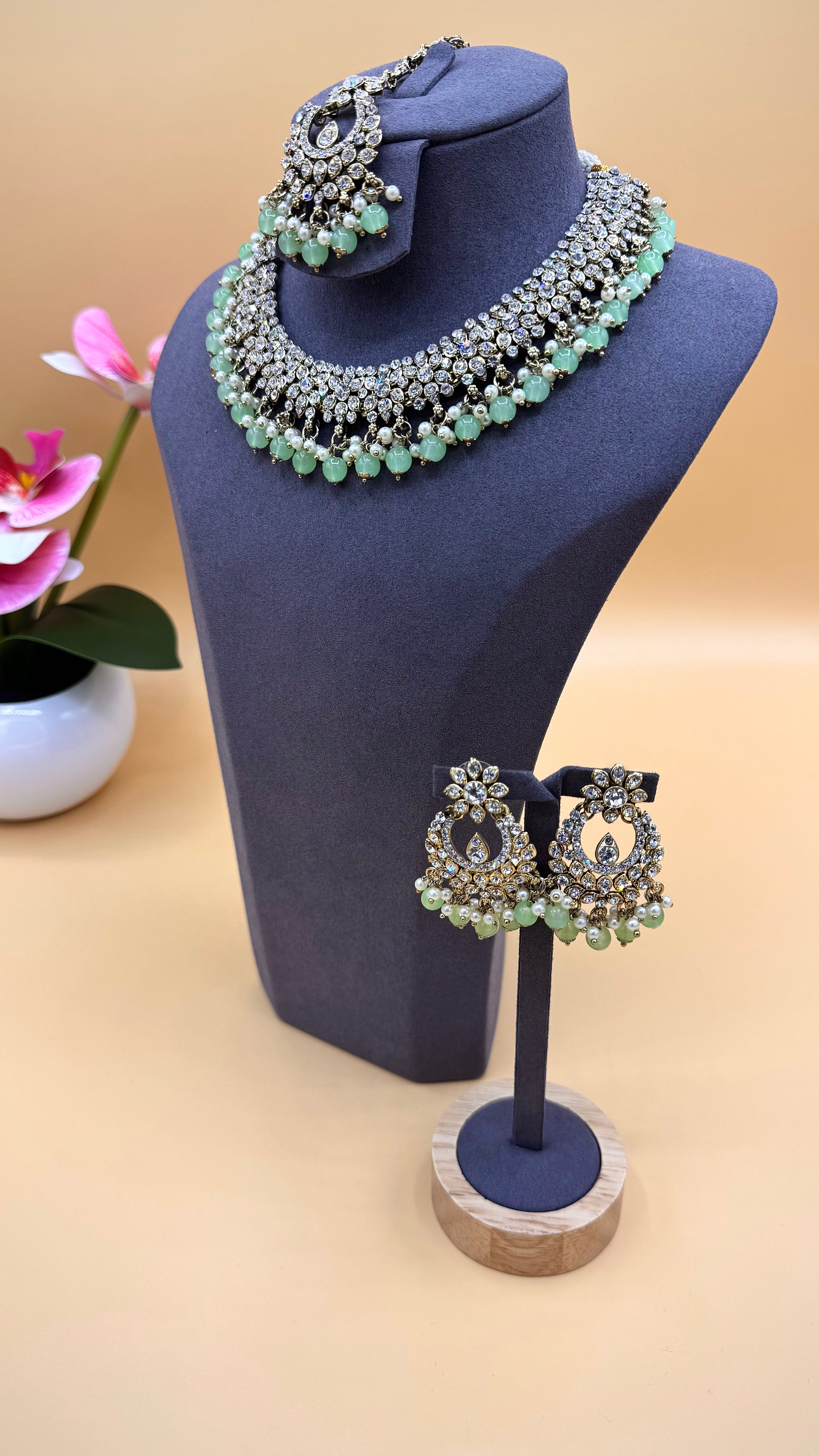 Soft Mint Elegance Necklace Set